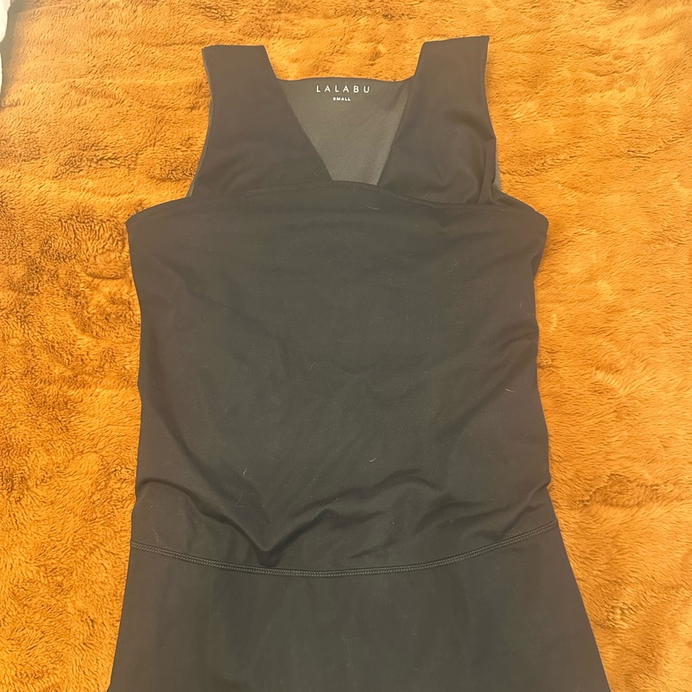 Lalabu baby wearing Women's Black Top